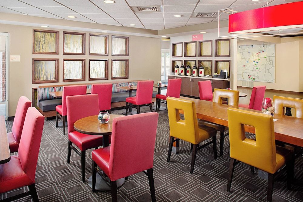 TownePlace Suites by Marriott Fayetteville North 3