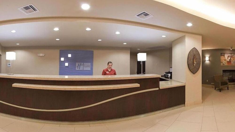 HOLIDAY INN EXPRESS & SUITES ZANESVILLE NORTH by IHG 2