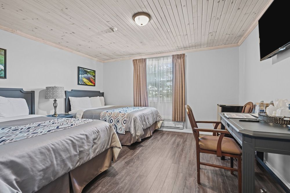 Edge of the Avalon Inn 2