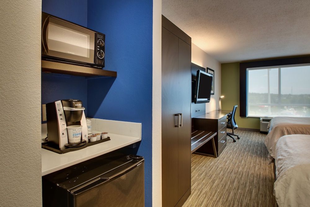 Holiday Inn Express Lexington North-Georgetown by IHG 3