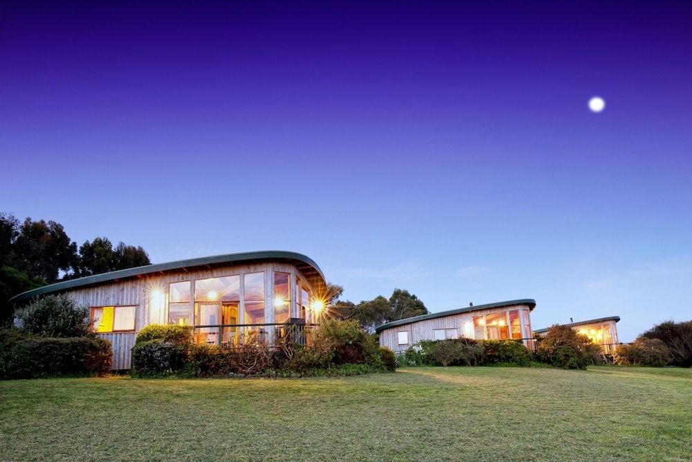 The Boomerangs -1 estrelas em Johanna