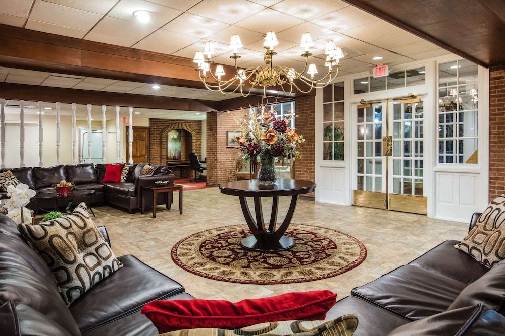 Ramada by Wyndham Ligonier 2