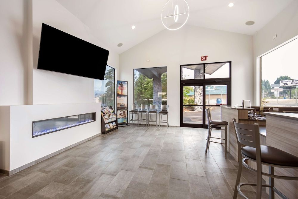 Red Lion Inn & Suites Grants Pass 2