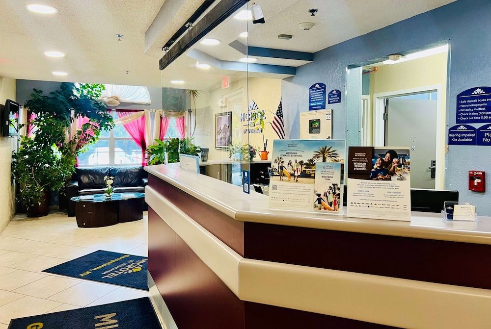 Microtel Inn by Wyndham Georgetown 3