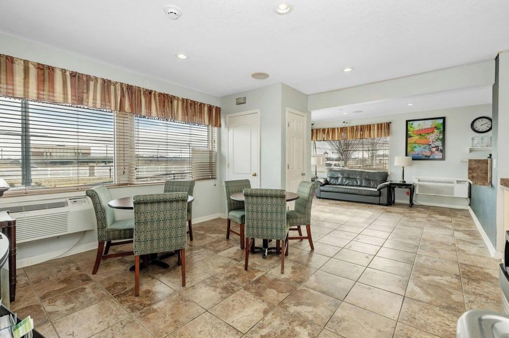 Grove City Travel Inn Columbus South 2