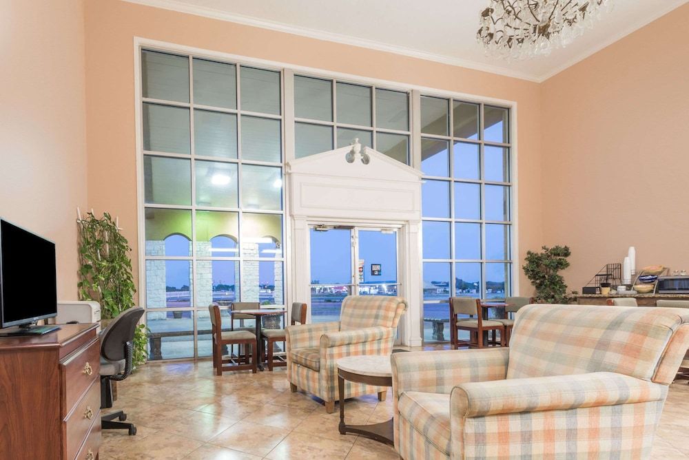 Knights Inn Greenville, TX 3