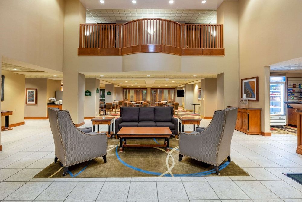 Wingate by Wyndham Gillette 2