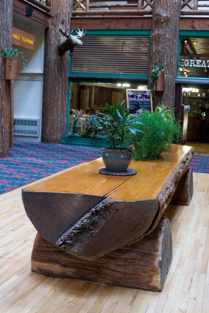 Glacier Park Lodge 2