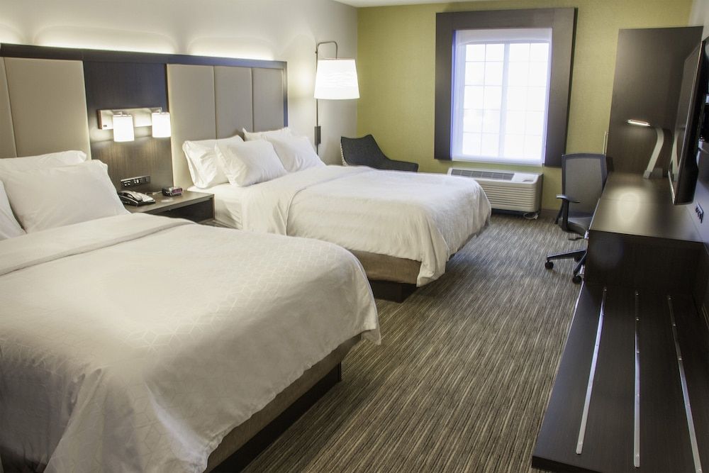 Holiday Inn Express Grand Rapids SW 2