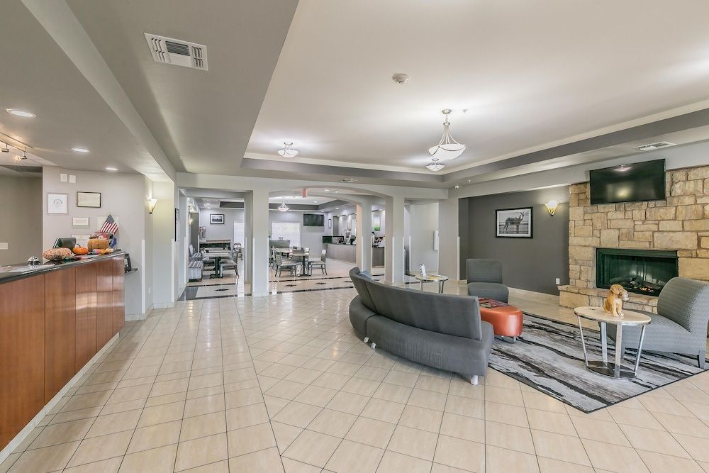 La Quinta Inn & Suites by Wyndham Granbury 3