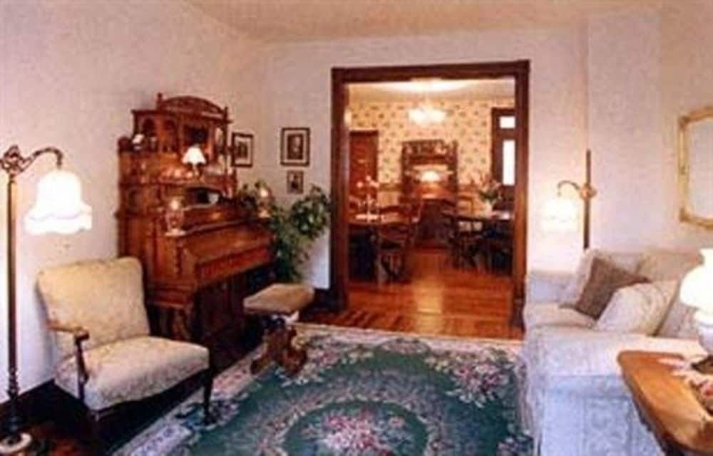 Brickhouse Inn 2