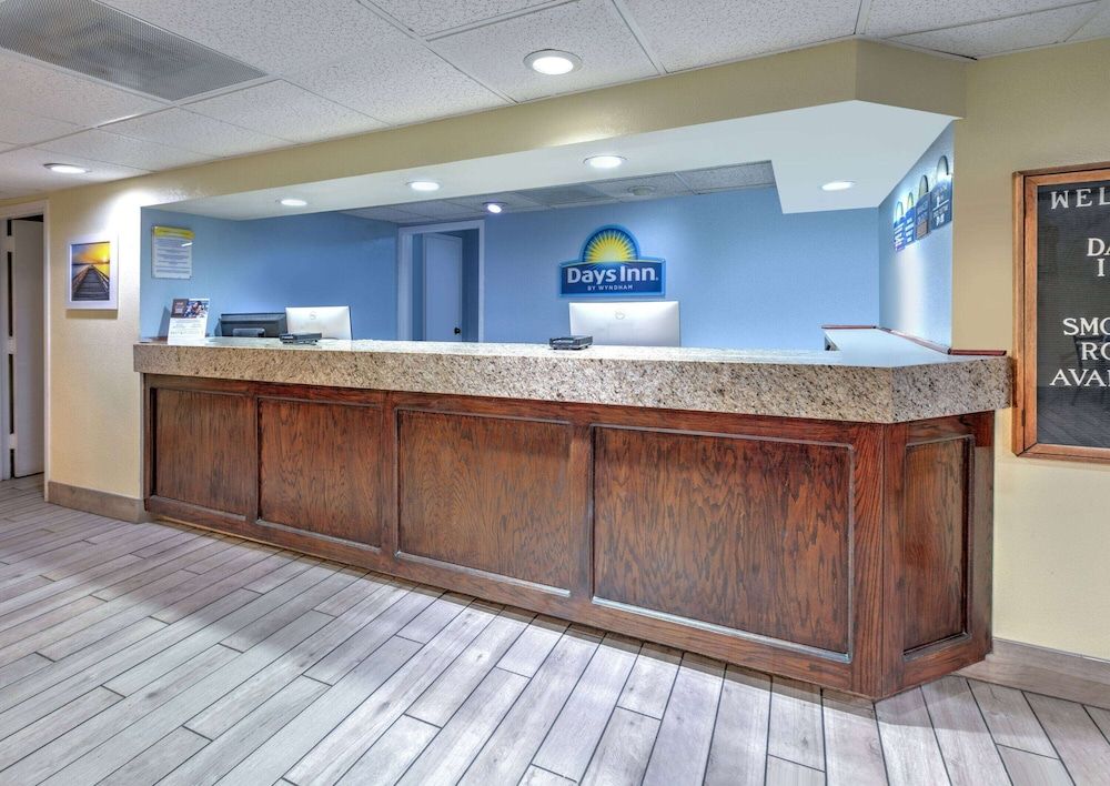 Days Inn by Wyndham Greenville MS 2