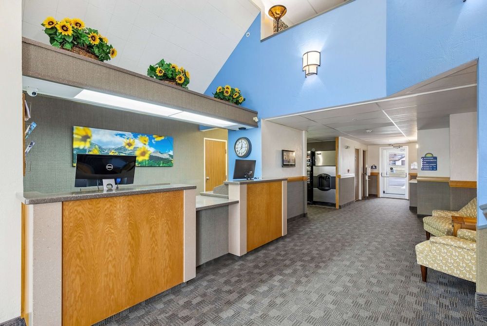 Days Inn by Wyndham Great Falls 3