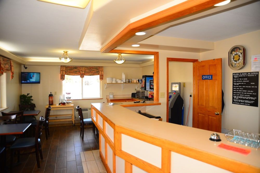 Budget Inn Express 3