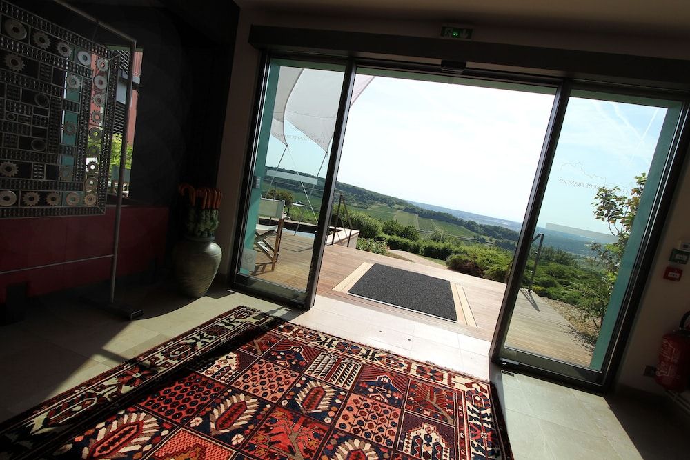 Hotel La Montagne de Brancion 2