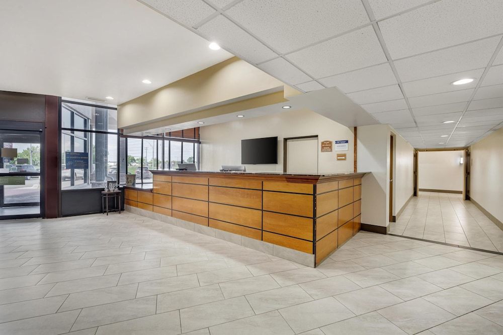 Best Western Plus York Hotel & Conference Center 2