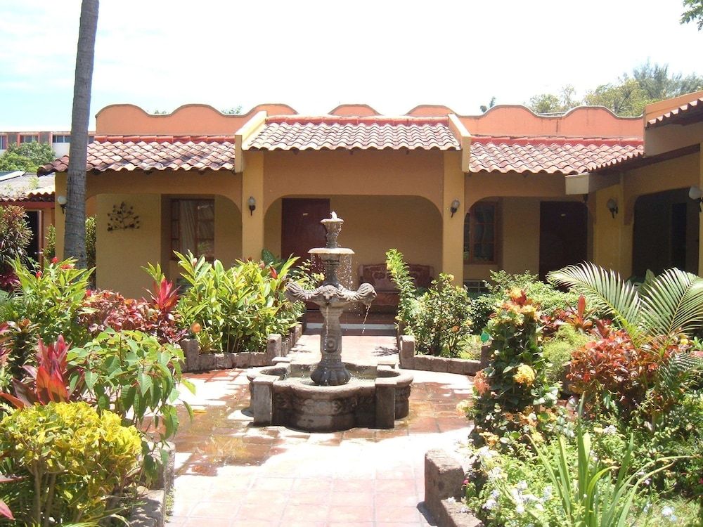 Hotel Mediterráneo Plaza 3 estrellas en San Salvador
