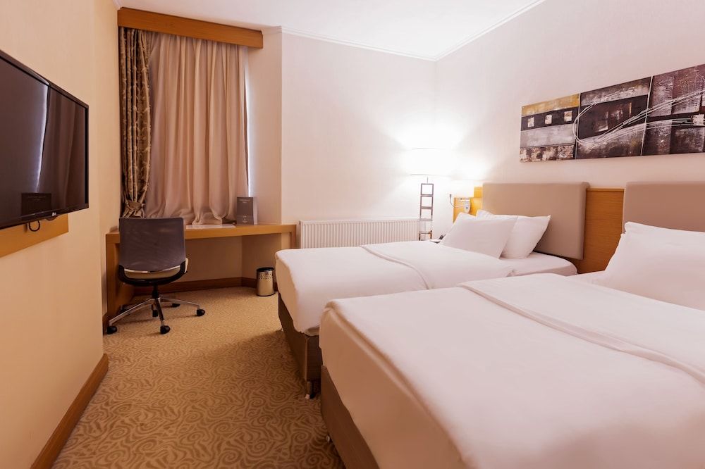 Dedeman Oskemen Hotel 3