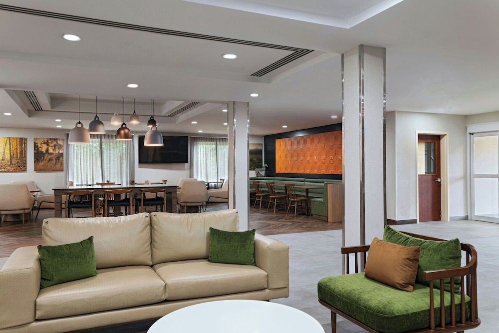 Fairfield Inn by Marriott Medford Long Island 3