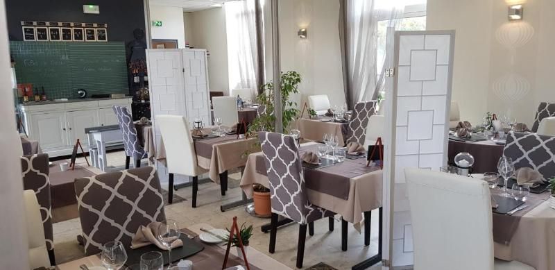 Logis Hotel le Vedaquais 2