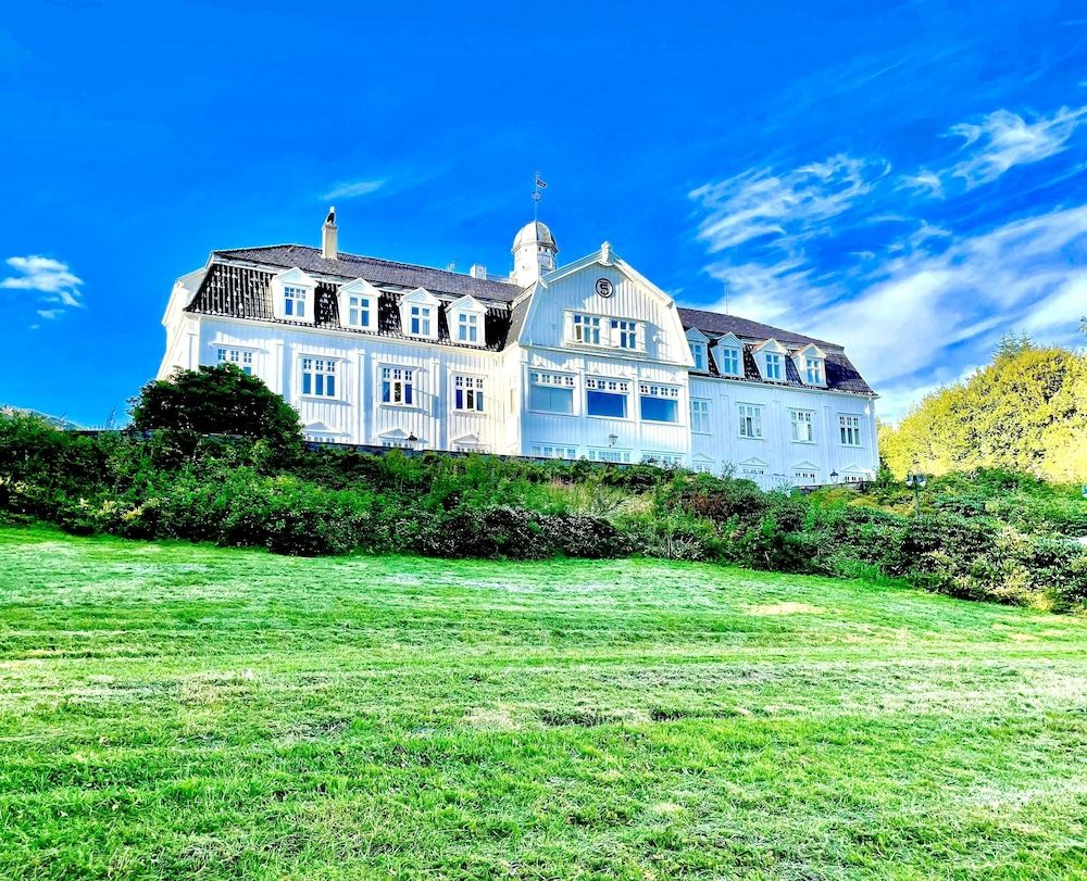 Sauda Fjordhotell 4 estrelas em Saudasjøen