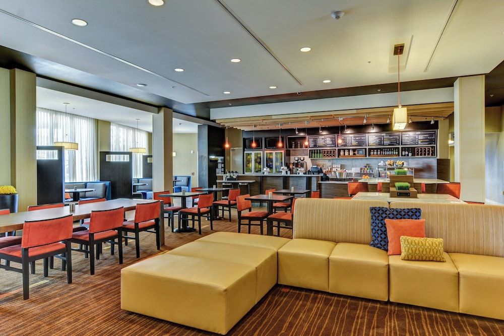 Courtyard by Marriott Bridgeport Clarksburg 2