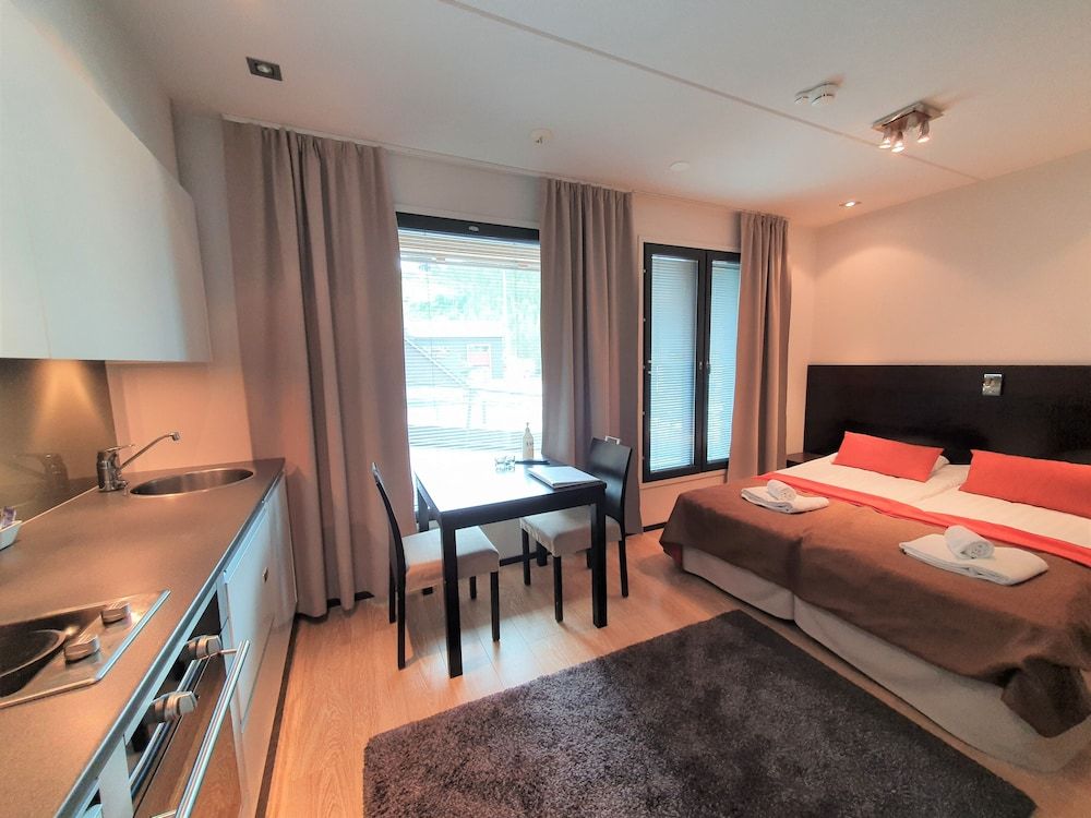 Levi Suites Levi Gold 3