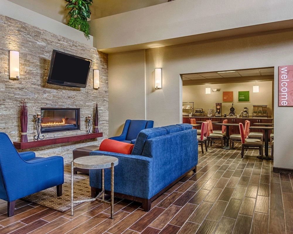 Comfort Inn & Suites Grafton - Cedarburg 2