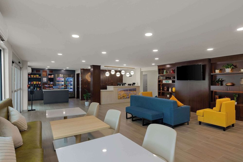 Comfort Inn Conroe 3