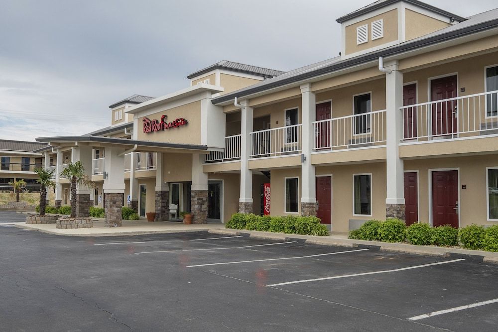 Red Roof Inn & Suites Calhoun 2 estrelas em Calhoun