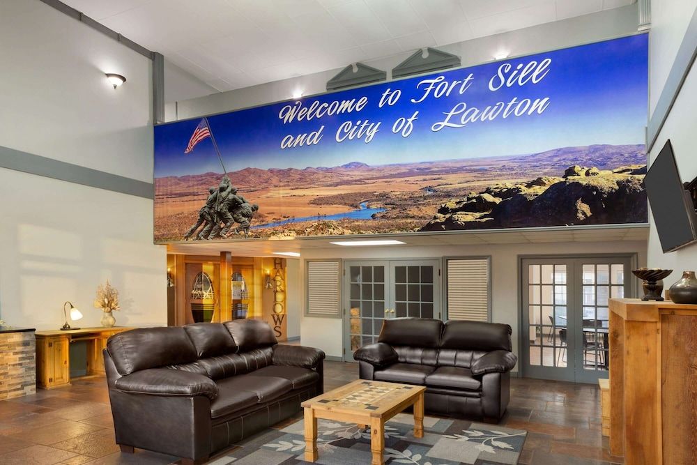 Days Inn by Wyndham Lawton 3