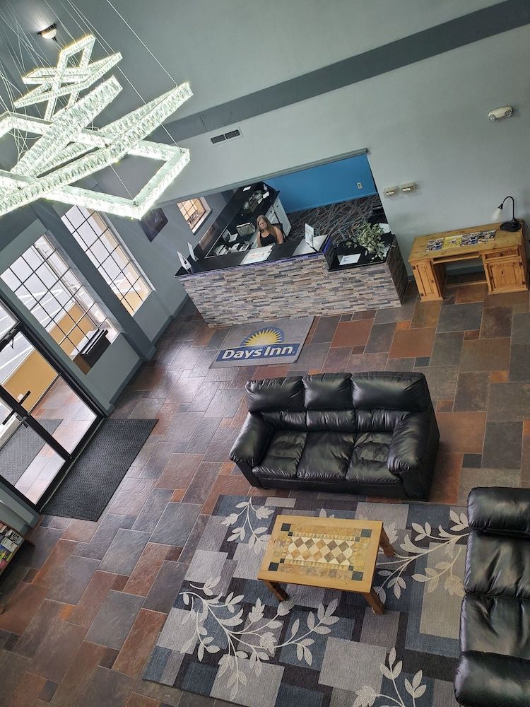 Days Inn by Wyndham Lawton 2