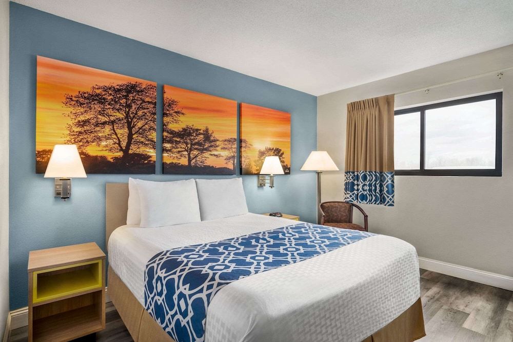 Days Inn by Wyndham Canastota/Verona 3