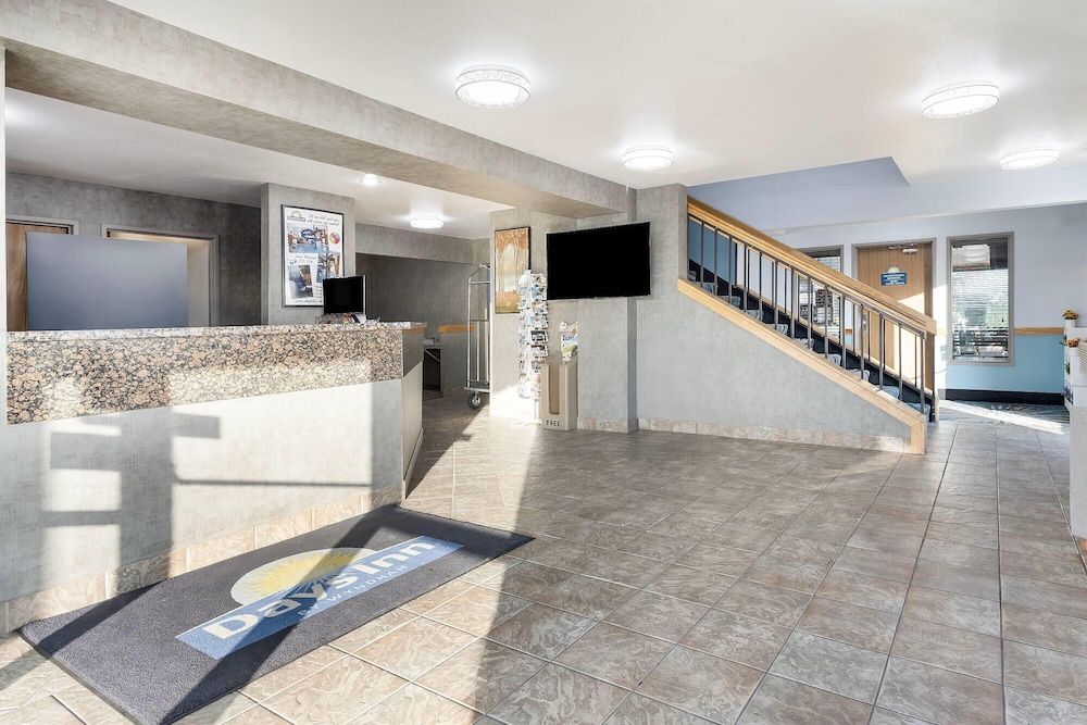 Days Inn by Wyndham Mitchell SD 2