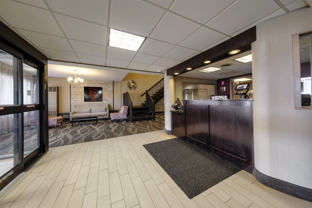 Red Roof Inn & Suites Newburgh – Stewart Airport/ West Point 2