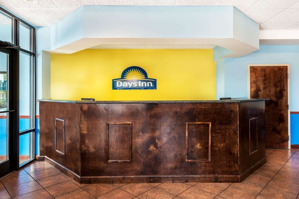 Days Inn by Wyndham Richmond Hill/Savannah 2