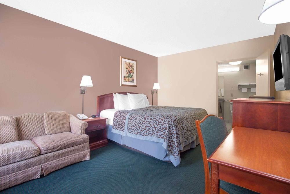 Days Inn by Wyndham Dublin GA 3