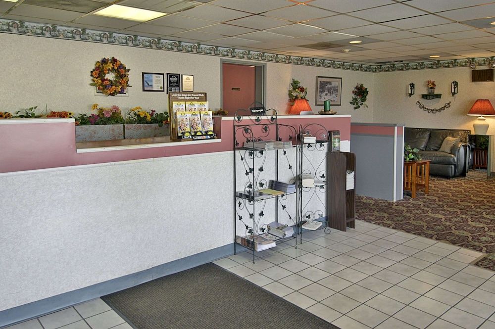 Days Inn by Wyndham Morehead 3