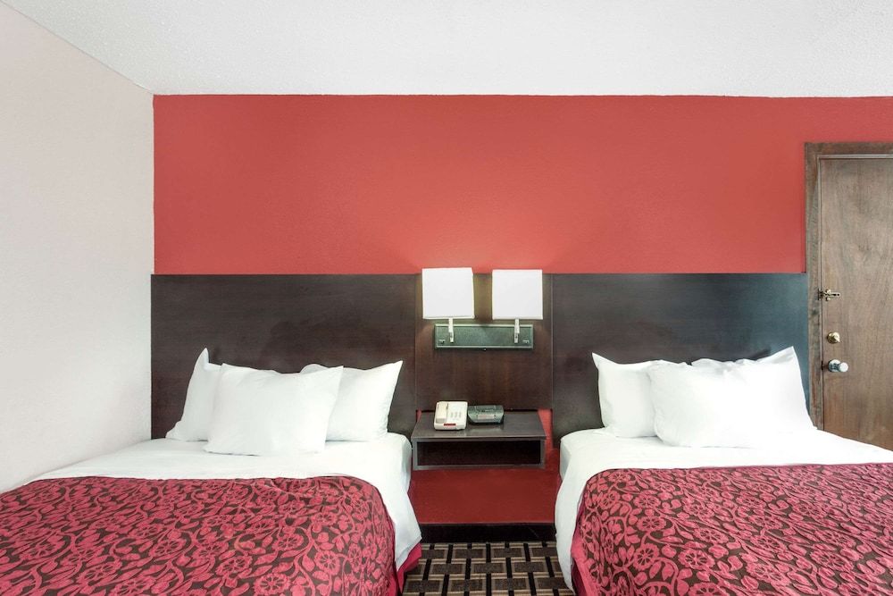 Days Inn by Wyndham Cullman 3