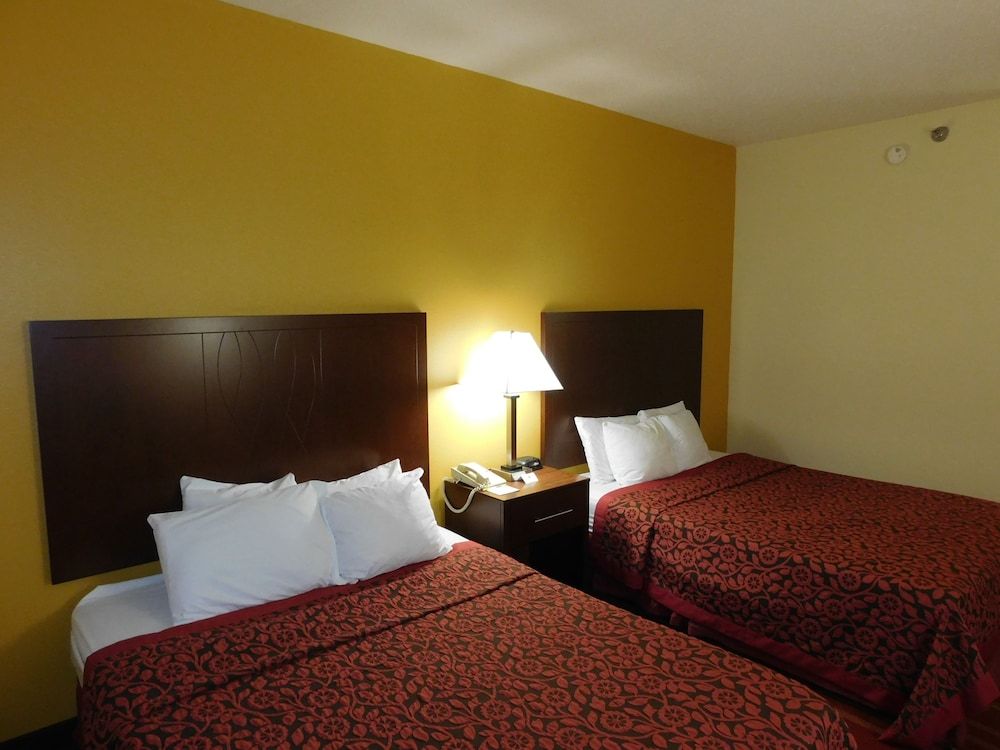 Days Inn by Wyndham Walcott Davenport 3