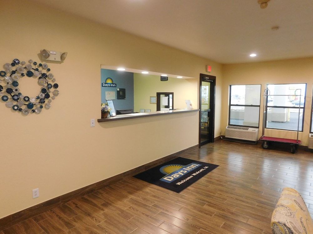 Days Inn by Wyndham Walcott Davenport 2