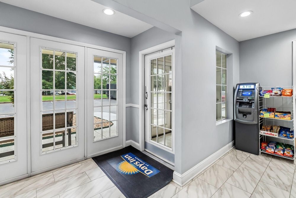 Days Inn by Wyndham Simpsonville 3