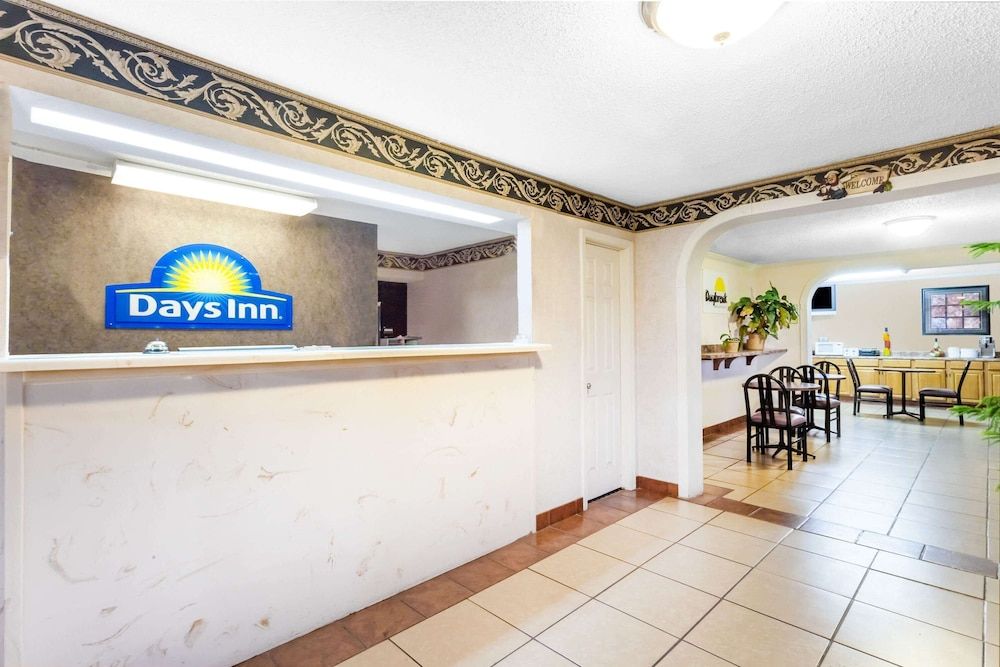 Days Inn by Wyndham Martin 2