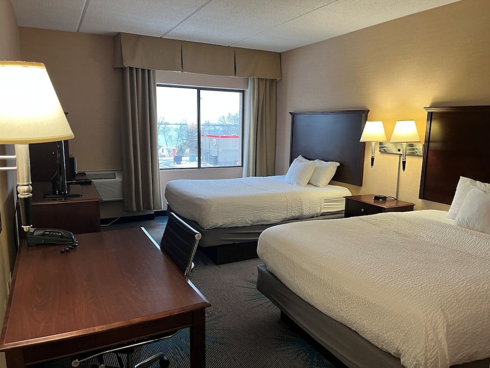 Days Inn by Wyndham Duluth Lakewalk 3