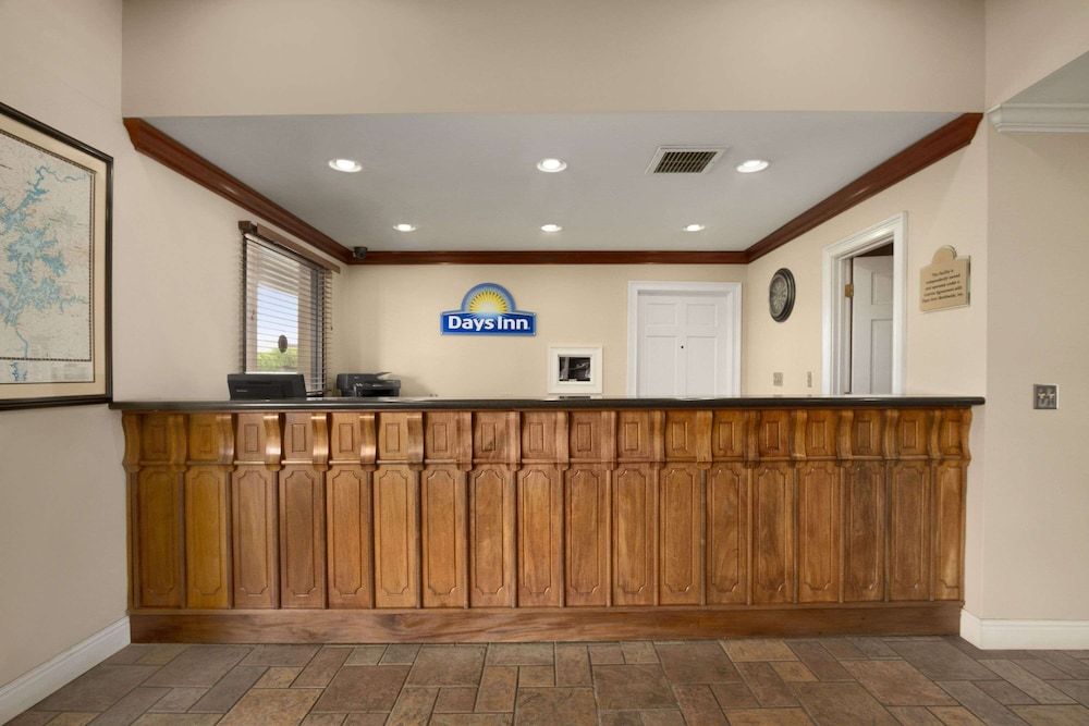 Days Inn by Wyndham Alexander City 2