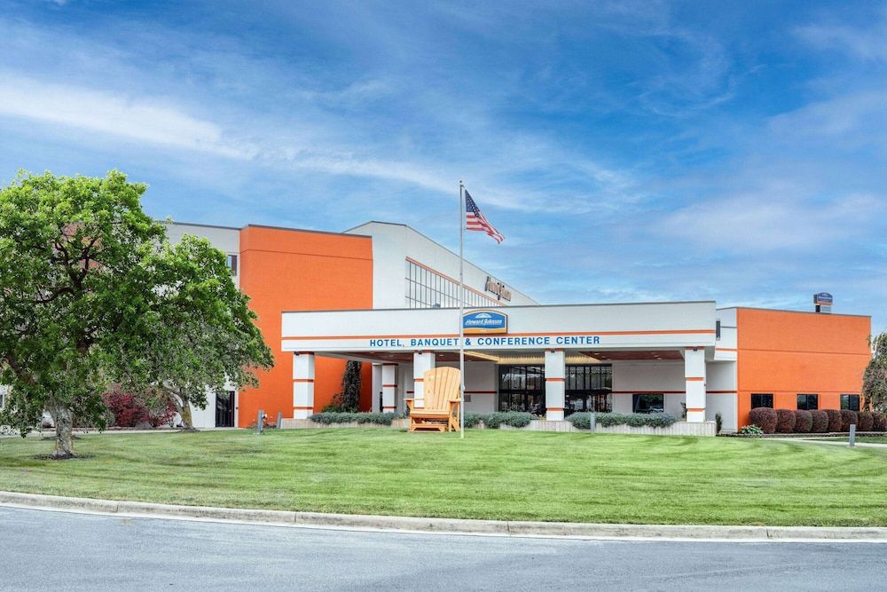 Howard Johnson by Wyndham Lima 3 estrelas em Lima