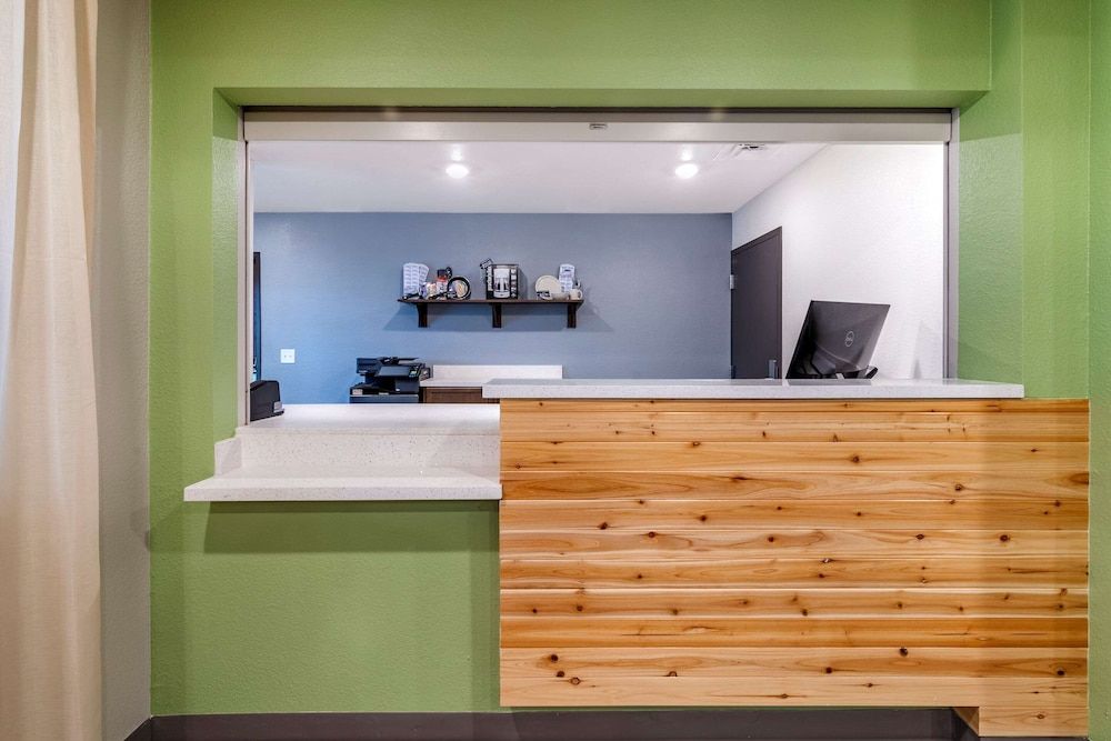 Woodspring Suites Brunswick 3