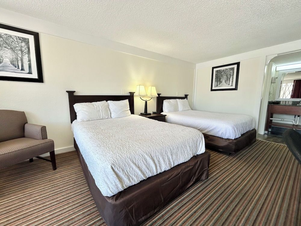 Knights Inn Somerset 3