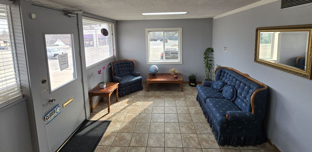 Richmond Inn & Suites 2