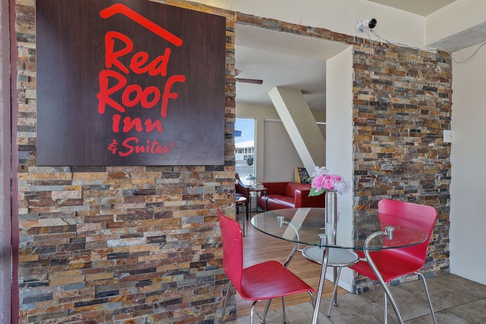Red Roof Inn Needles 3